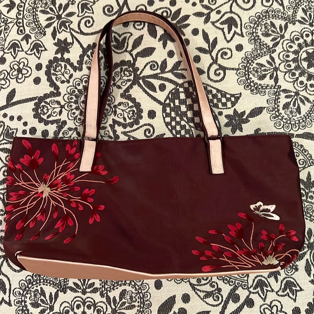 Vintage Dolce Vita Collection Embroidered Purse EUC